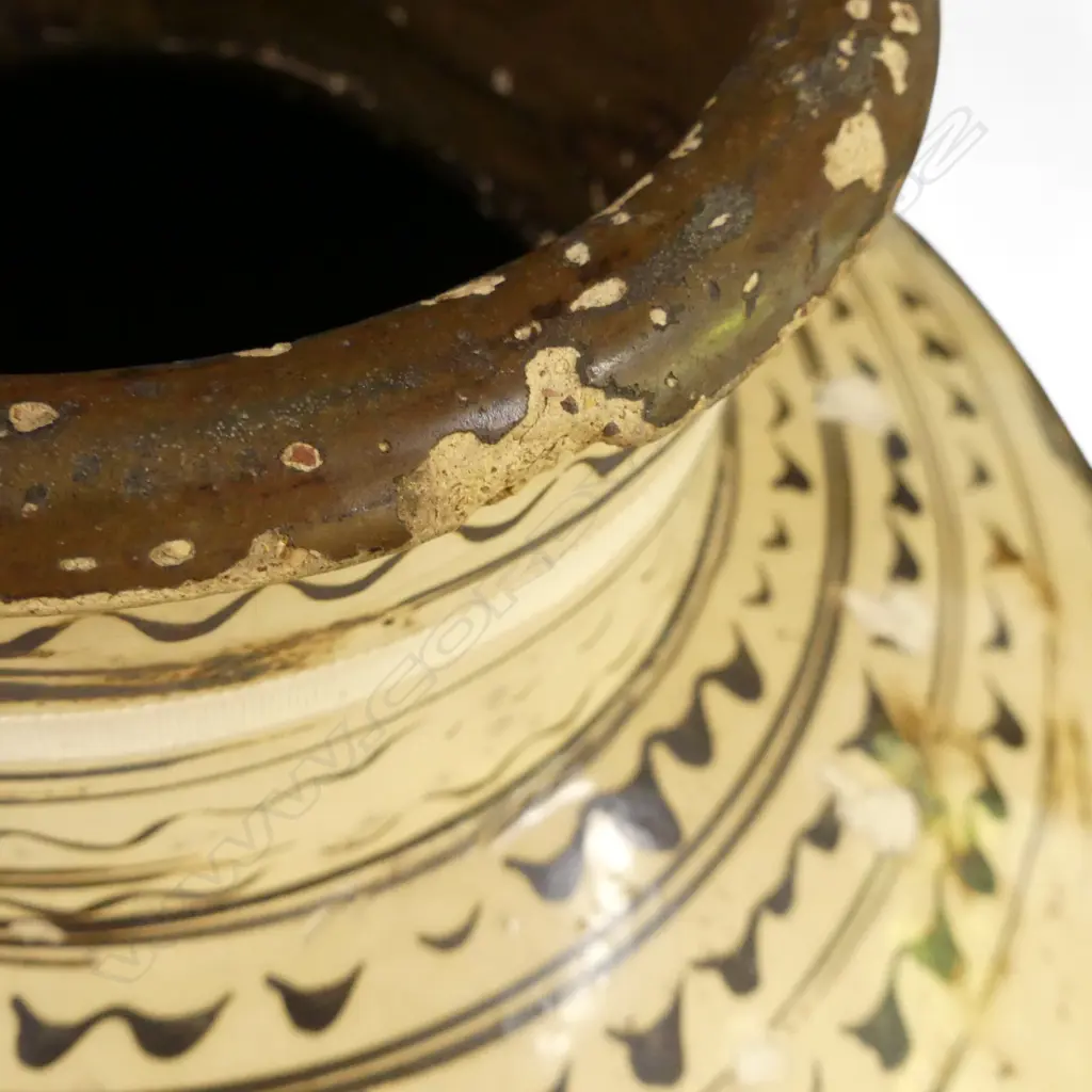 A monumental Cizhou ware jar, Image 1++